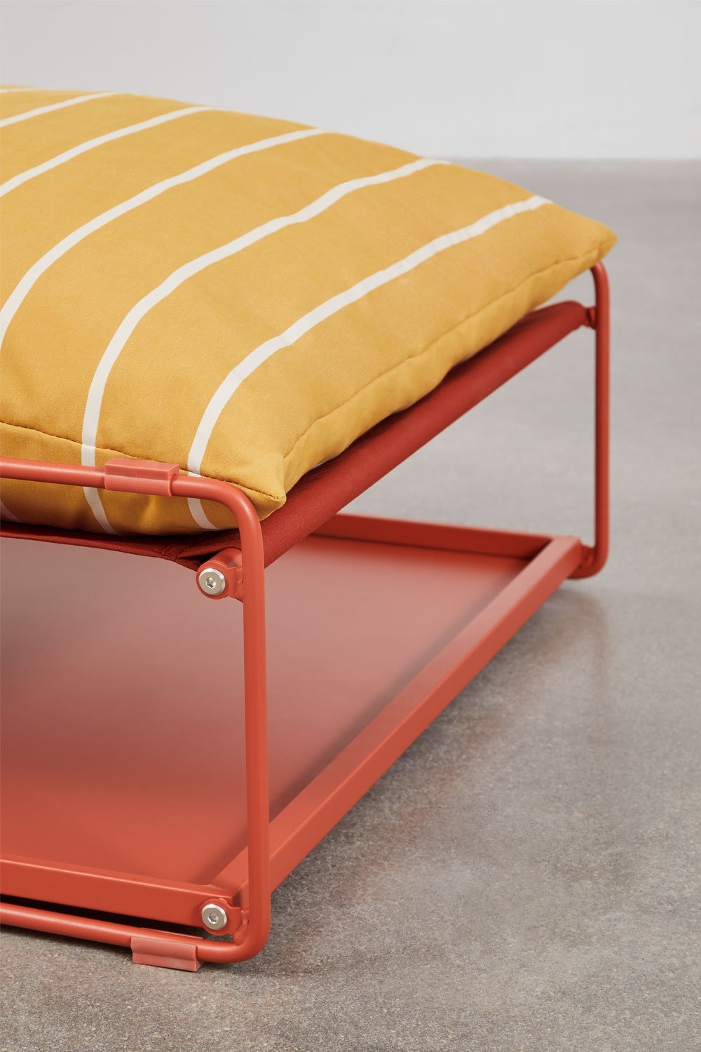 Table d'appoint de jardin convertible en pouf en acier Amaro, image de la galerie 6