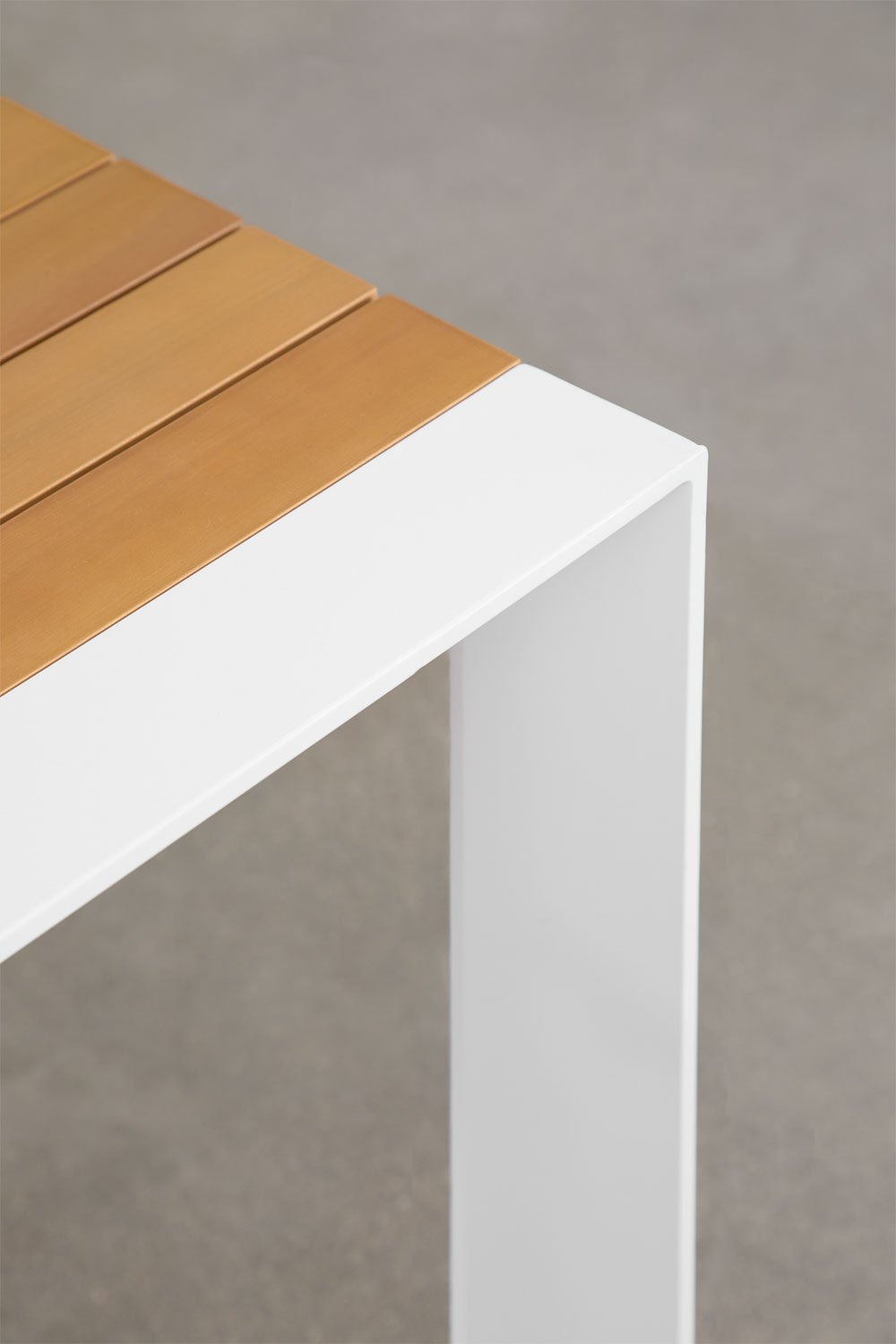 Ensemble table rectangulaire classique en bois et aluminium Archer (160 x 90 cm) et 6 chaises de jardin empilables Ores         , image de la galerie 4