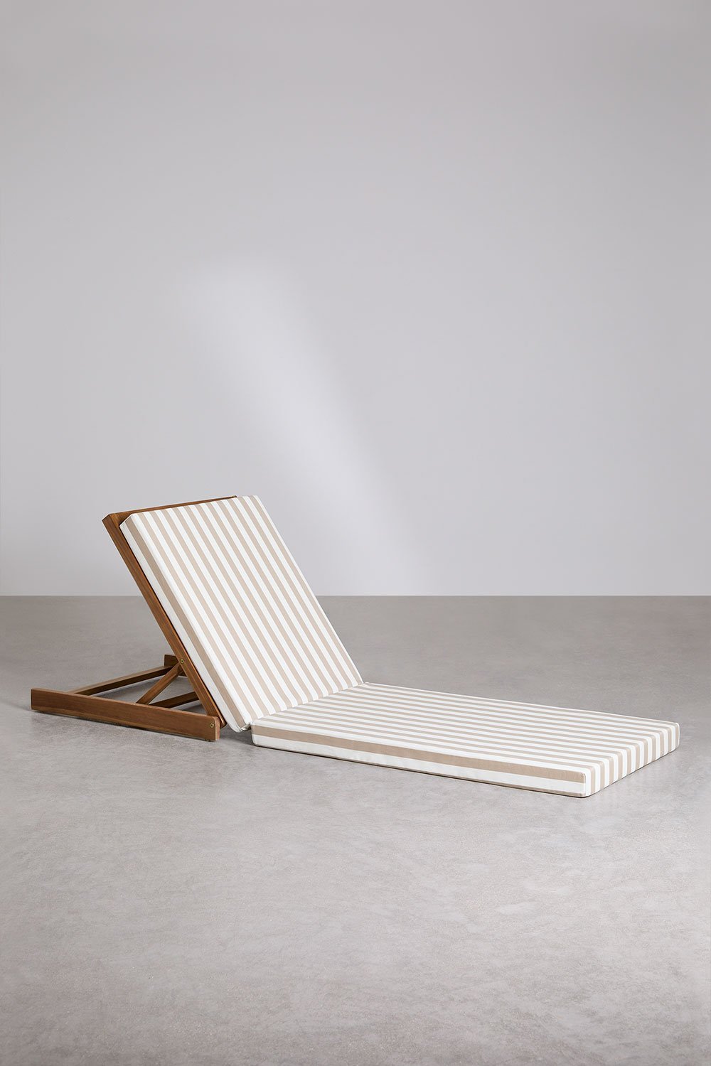 Chaise longue inclinable en bois d'acacia Idaira, image de la galerie 3
