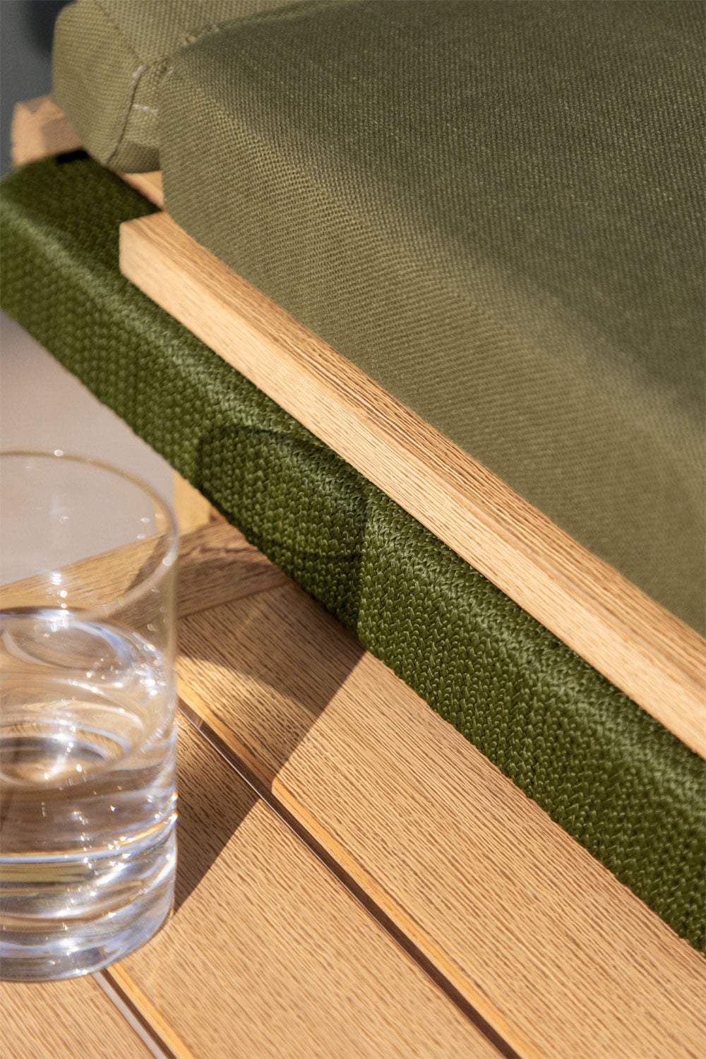 Pack de 2 chaises longues inclinables en bois d'acacia avec coussin Dubai, image de la galerie 2