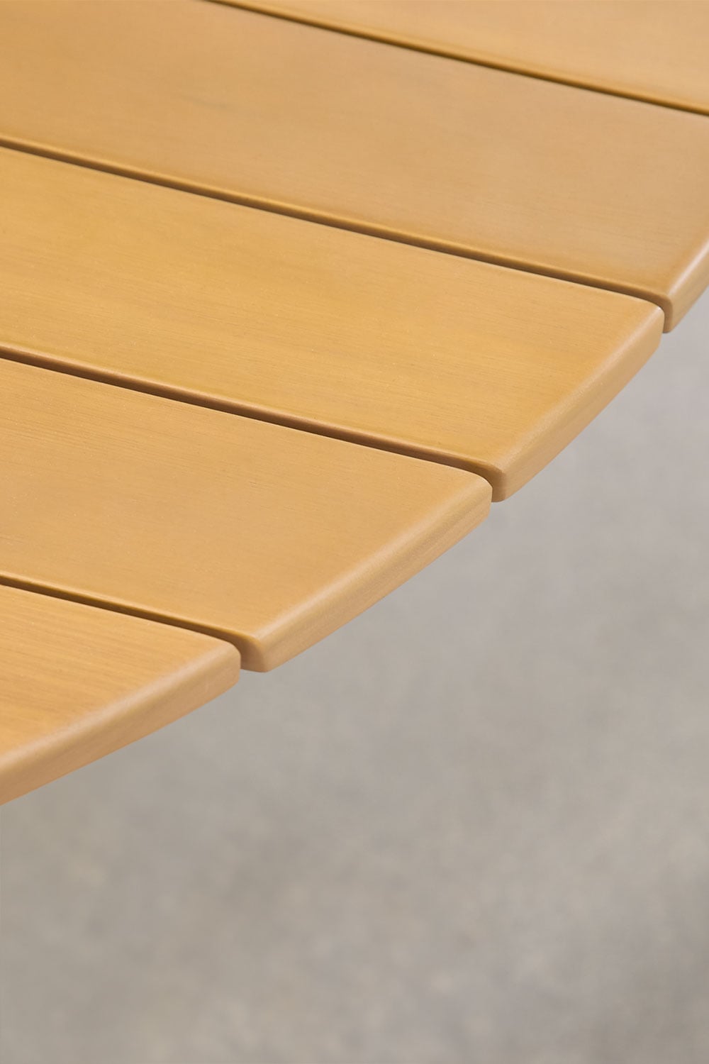 Table de jardin ronde en bois d'eucalyptus et aluminium Archer, image de la galerie 3