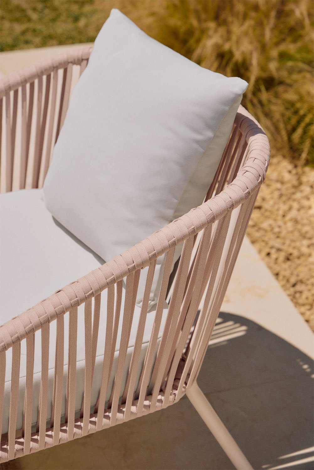 Salon de jardin avec canapé 2 places, 2 fauteuils et tables basses en aluminium et corde tressée Arhiza     , image de la galerie 2