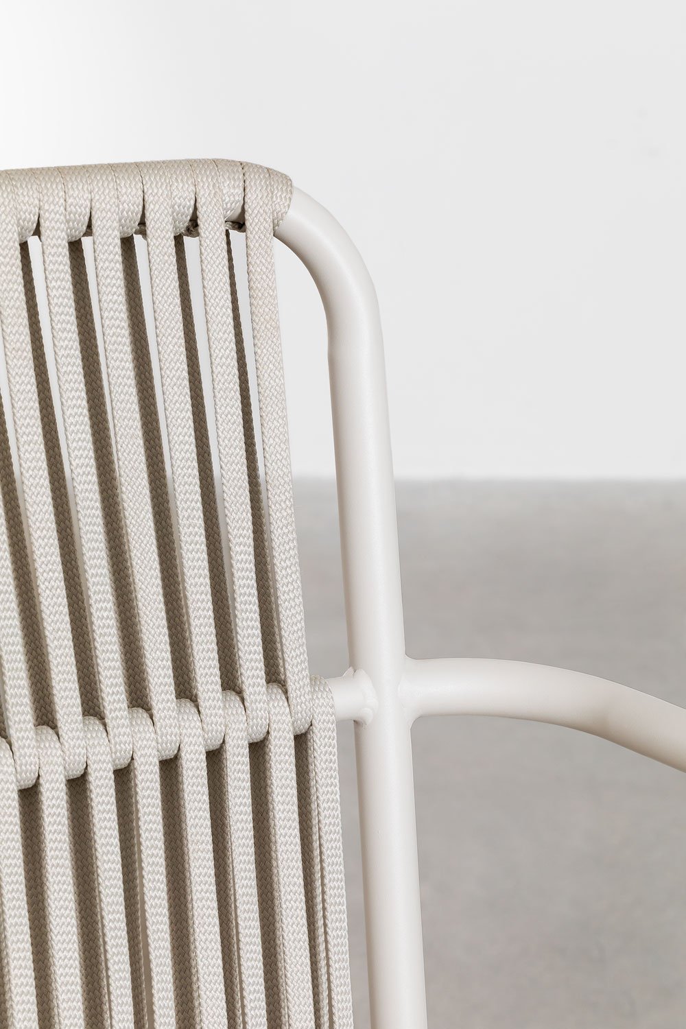 Set de table ronde Ø125 cm Valerie et 4 chaises de jardin avec accoudoirs en aluminium Alberta, image de la galerie 8