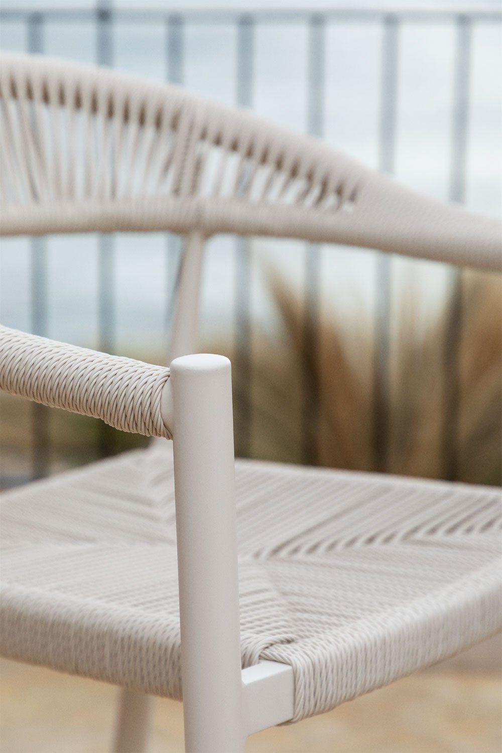 Lot de 2 tabourets hauts de jardin en aluminium et corde tressée Amatria, image de la galerie 2