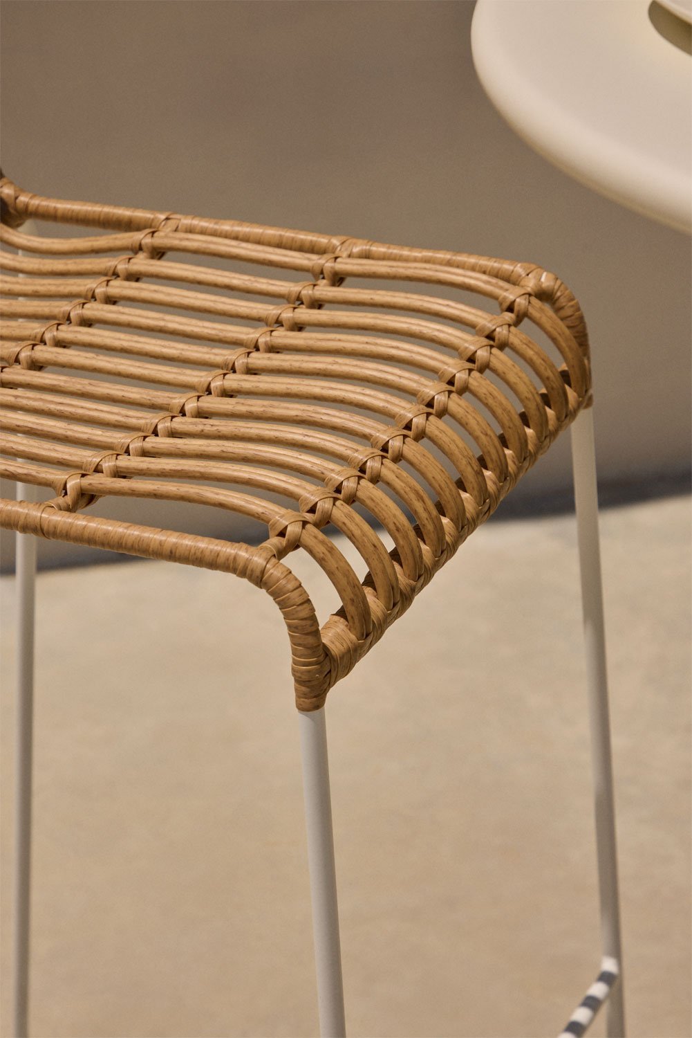 Tabouret de jardin haut Aroa en rotin synthétique (77,5 cm), image de la galerie 2