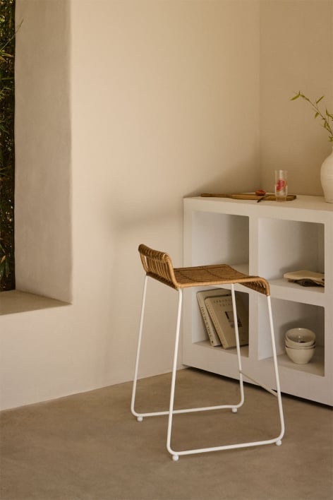 Tabouret haut de jardin 65 cm en rotin et pieds blancs Aroa