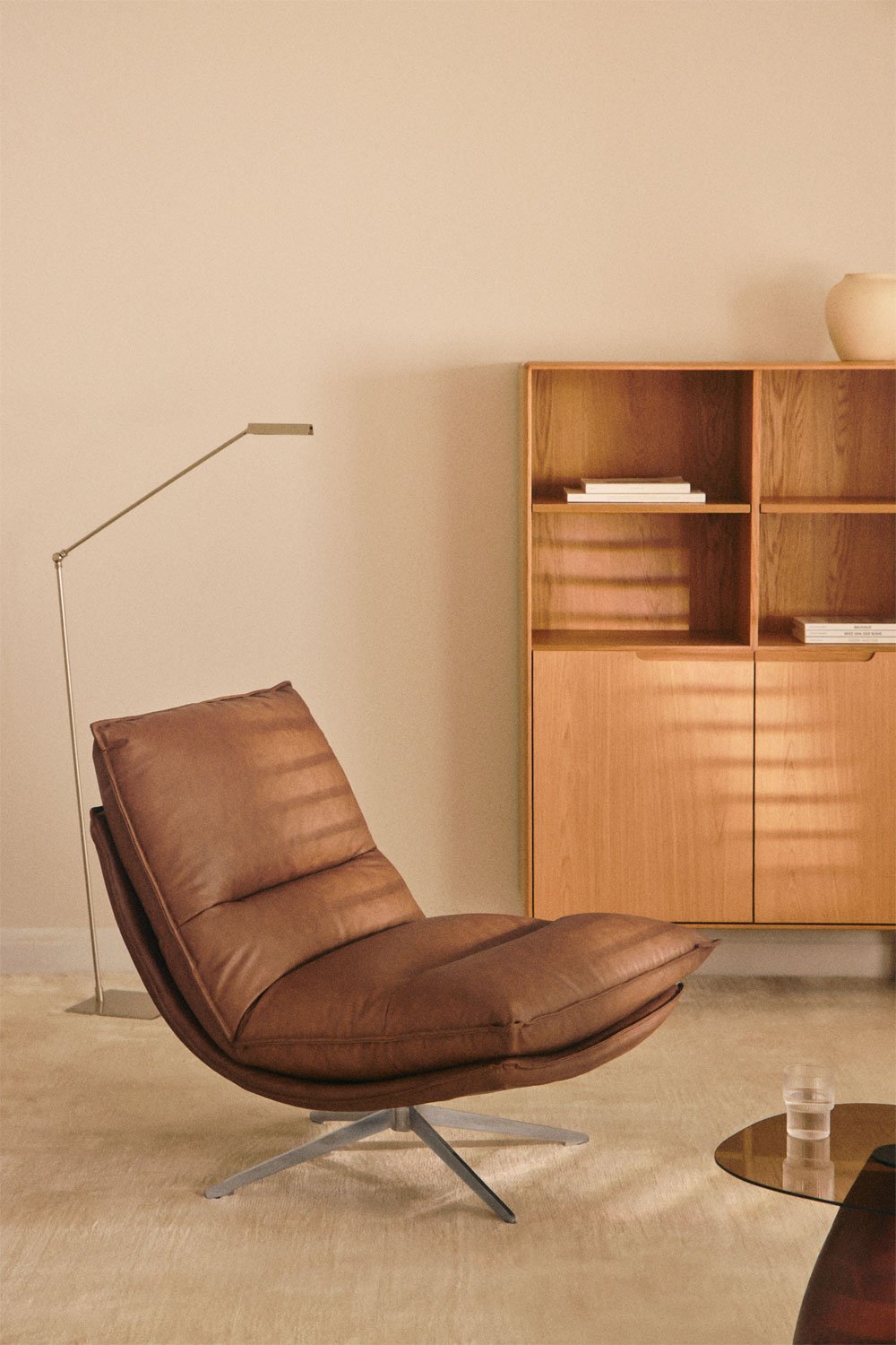 Lot de 2 chaises pivotantes en similicuir Sisko, image de la galerie 1
