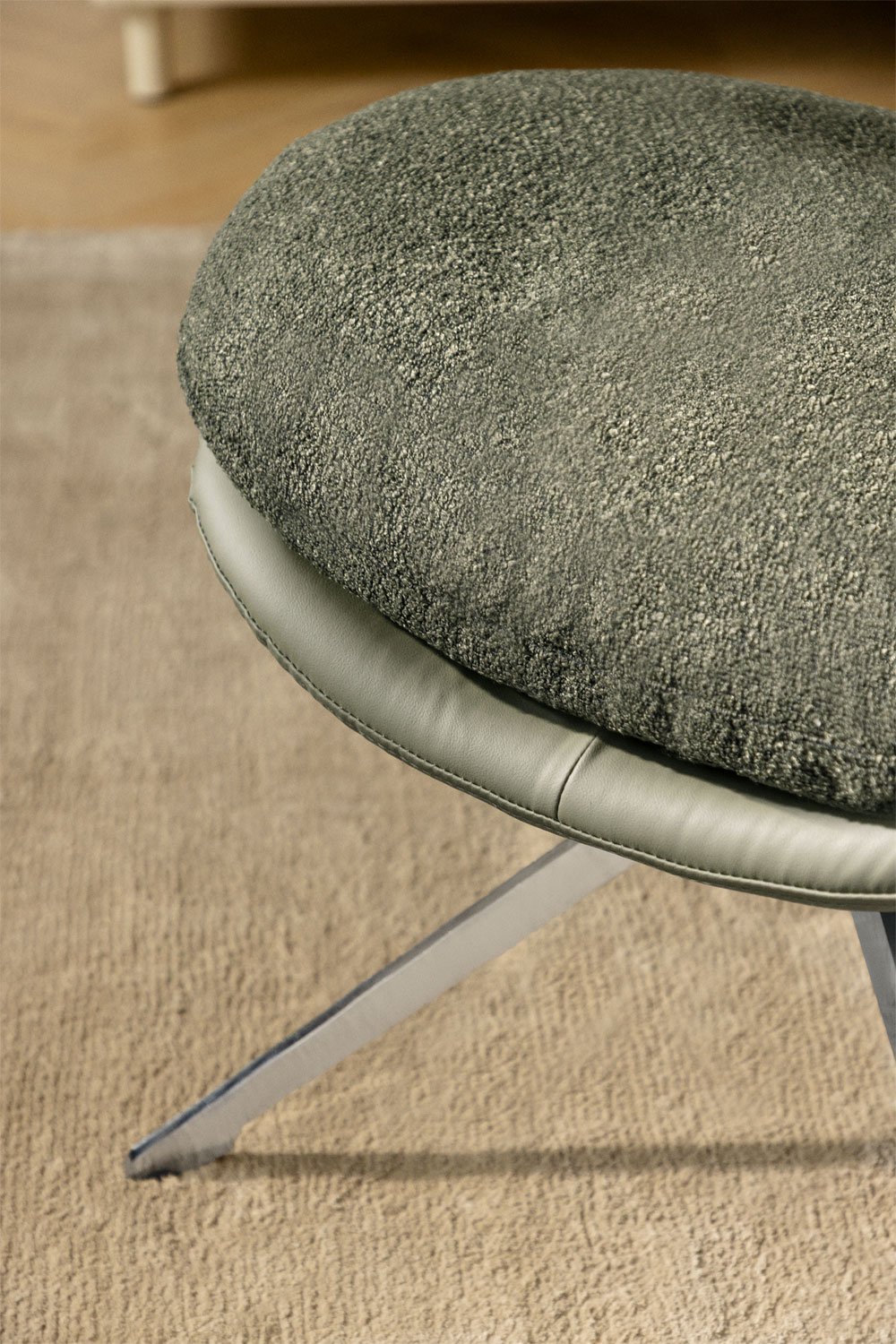 Repose-pieds pivotant en tissu bouclé Amanda, image de la galerie 2