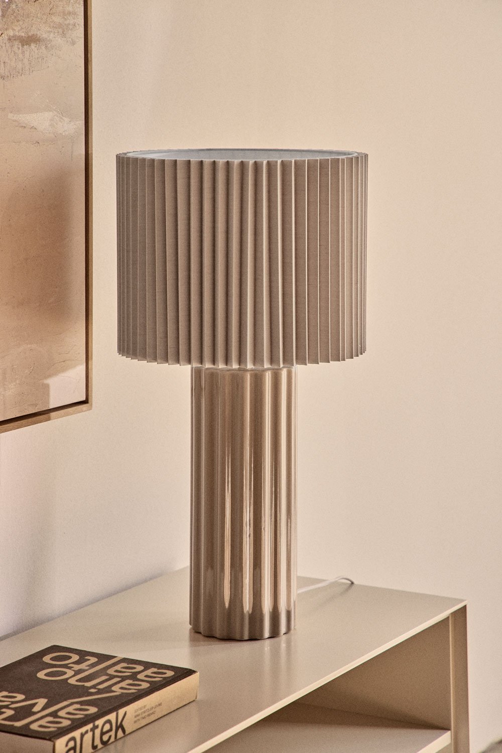 Lampe de table en céramique et tissu Marvila, image de la galerie 1
