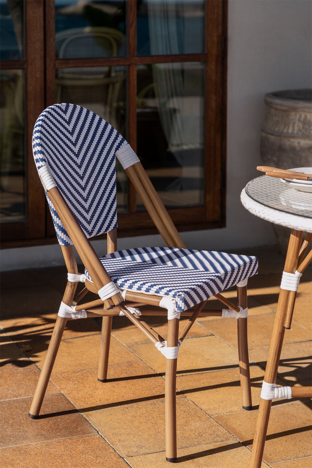 Chaise de jardin empilable en aluminium et rotin synthétique Brielle Bistro, image de la galerie 1