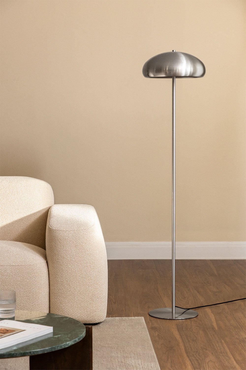 Lampadaire en métal Hilma, image de la galerie 1