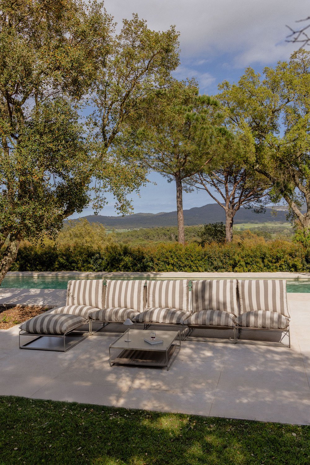 Ensemble de canapés modulaires Amaro 5 pièces avec table d'appoint et pouf convertible, image de la galerie 1