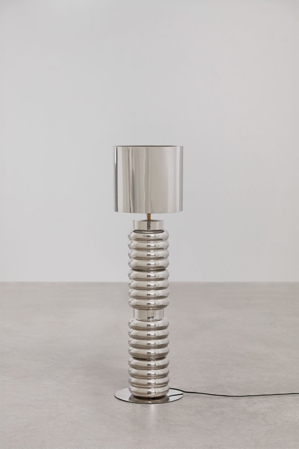 Lampe sur pied en fer Mole, image de la galerie 3