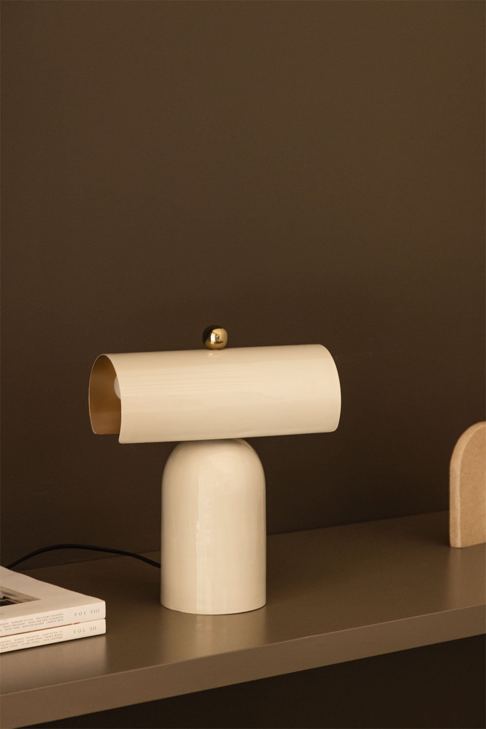 Lampe de table en fer Mondeor, image de la galerie 1