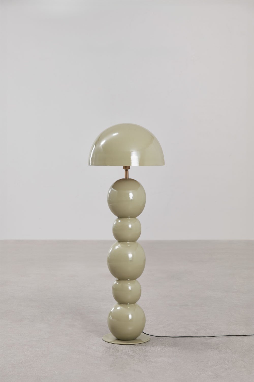 Lampadaire en fer Boulia, image de la galerie 2