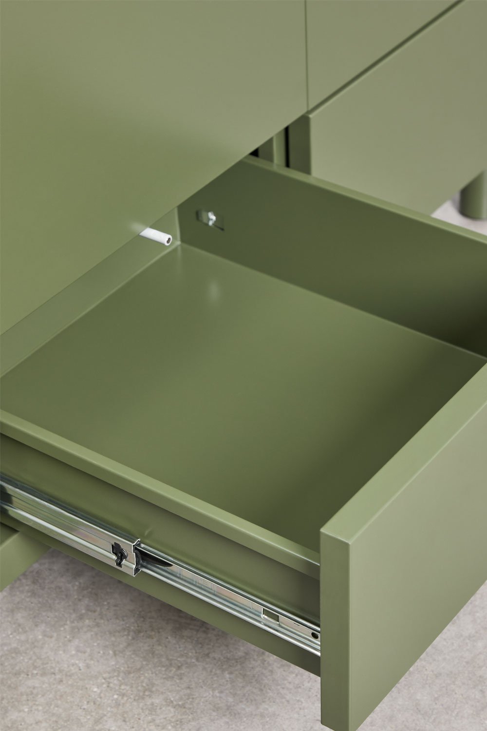 Buffet en acier Michigan, image de la galerie 7