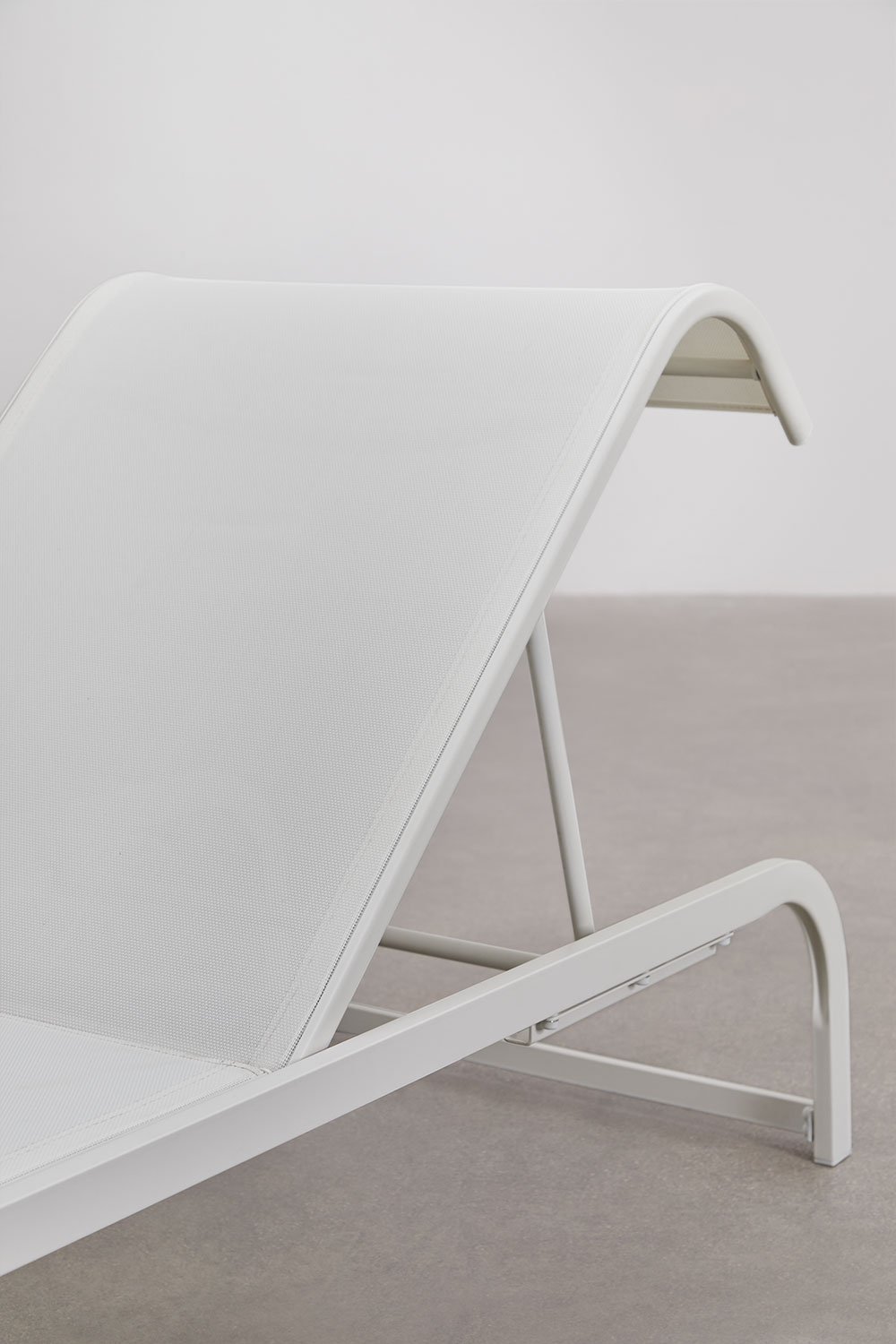 Ensemble de 2 chaises longues inclinables et 2 tables d'appoint en acier Marietta, image de la galerie 5