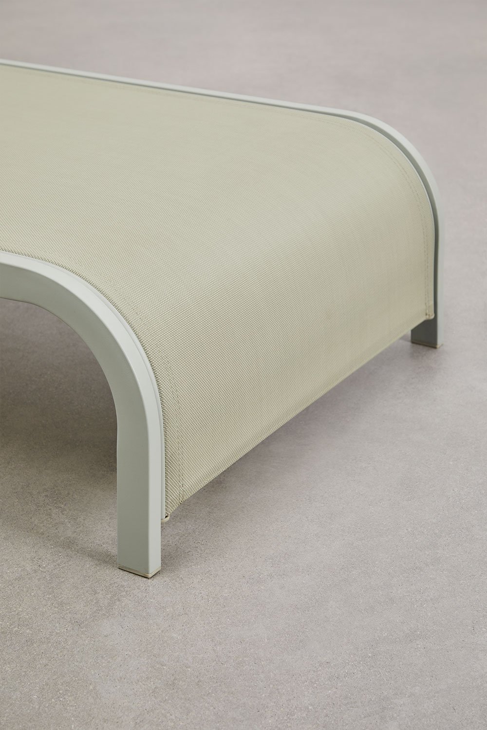 Ensemble de 2 chaises longues inclinables et 2 tables d'appoint en acier Marietta, image de la galerie 6