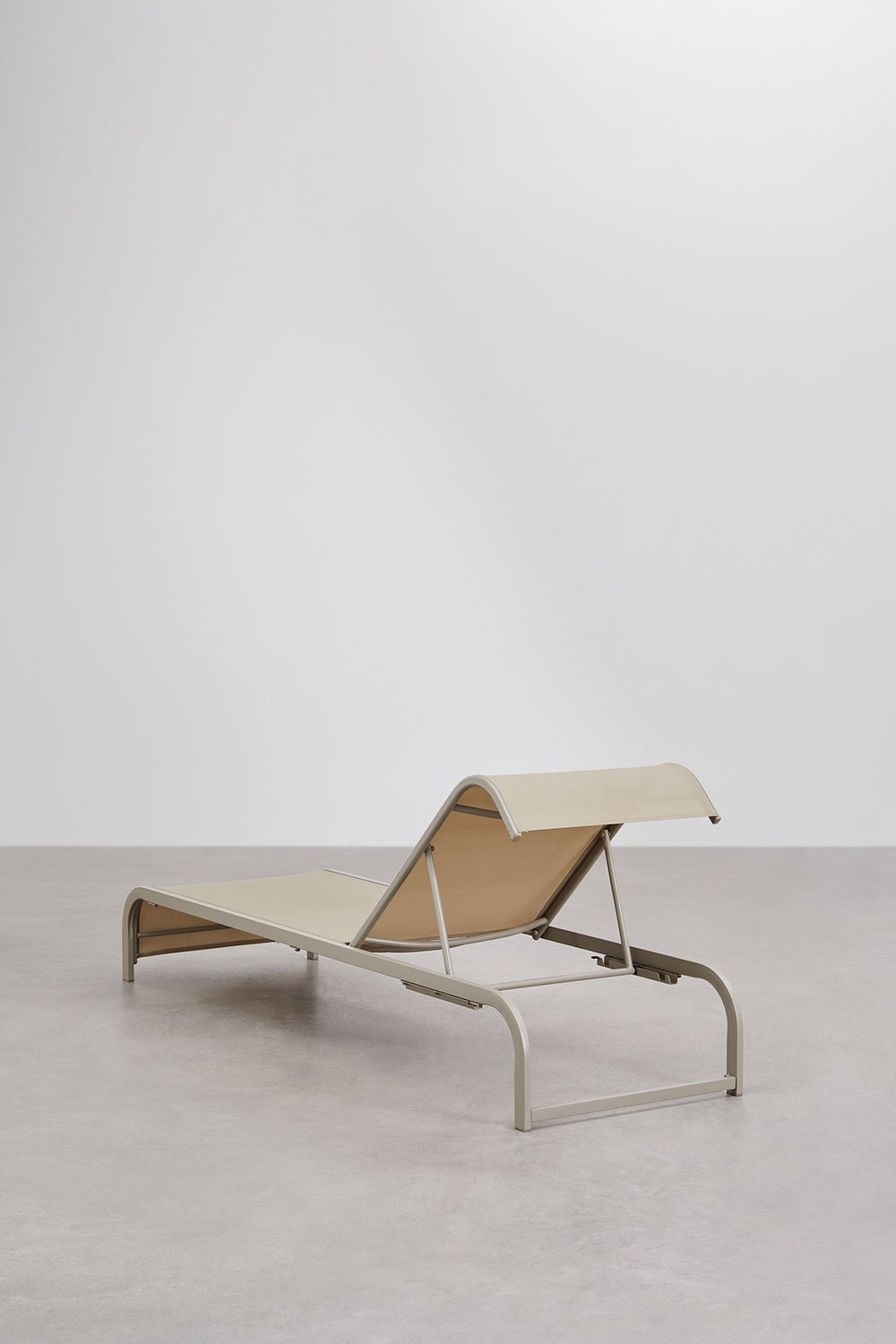 Ensemble de 2 chaises longues inclinables et 2 tables d'appoint en acier Marietta, image de la galerie 4