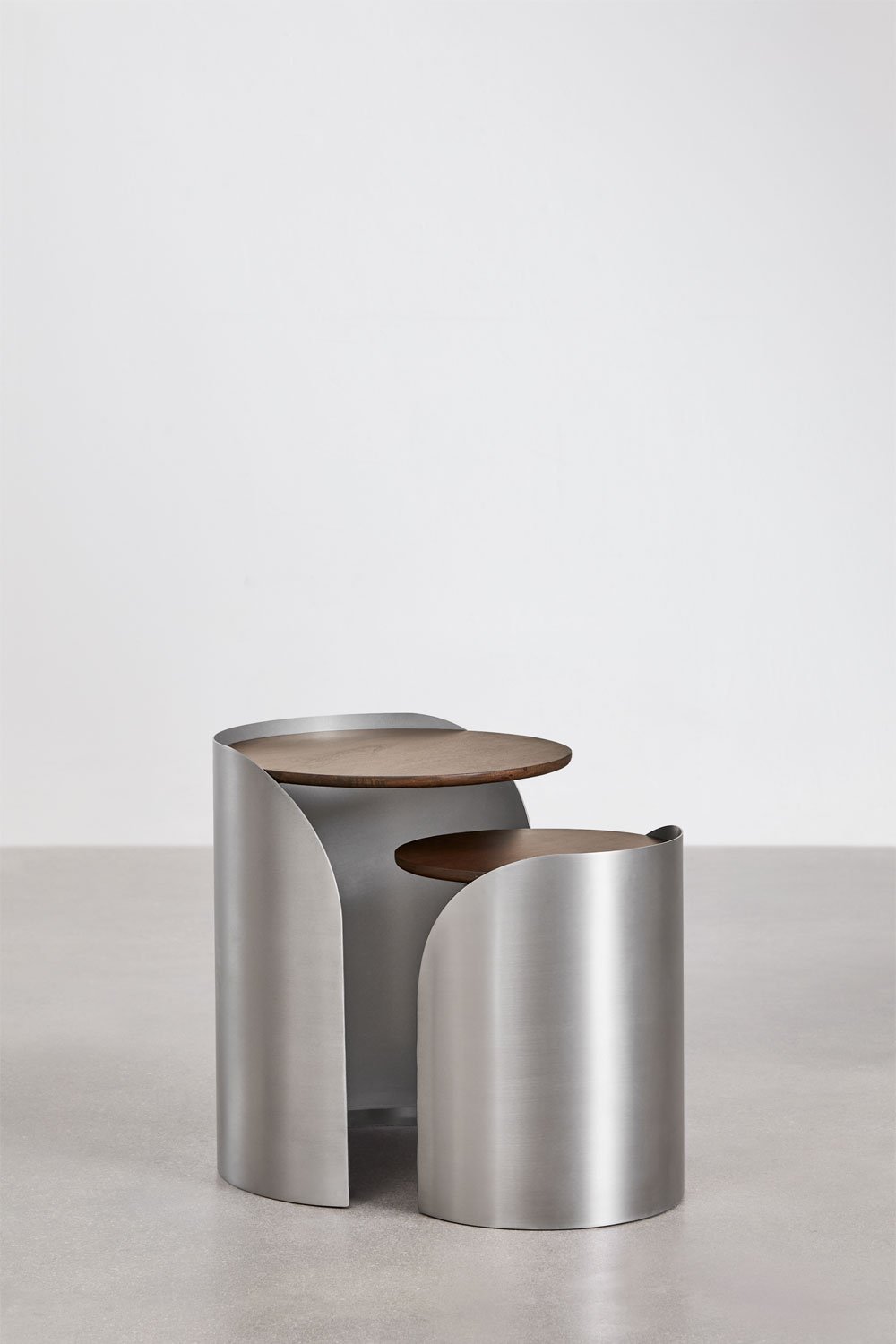 Table de chevet ronde en bois de manguier et acier inoxydable Xireisa, image de la galerie 9