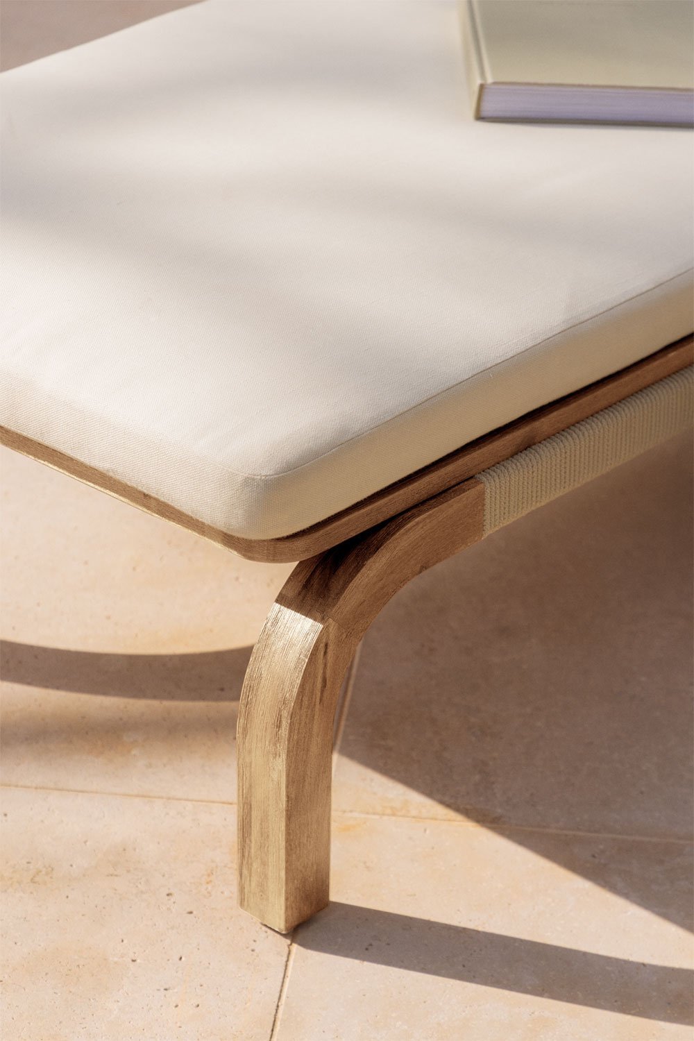 Bain de soleil inclinable en bois d'acacia de Dubaï , image de la galerie 2
