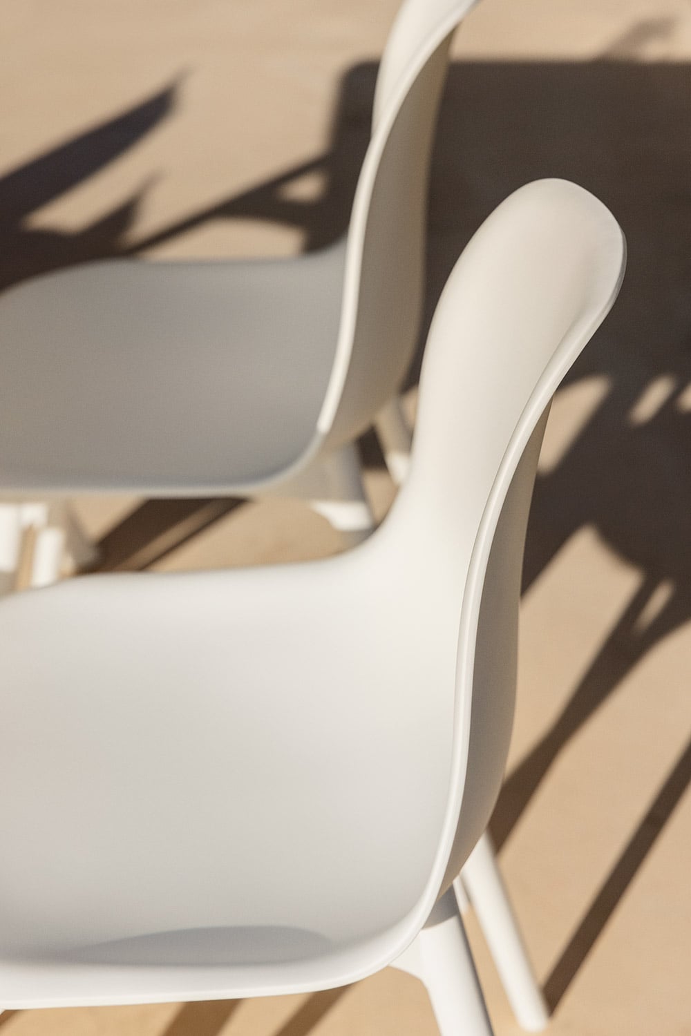 Pack de 4 chaises de jardin en polypropylène Scand, image de la galerie 2