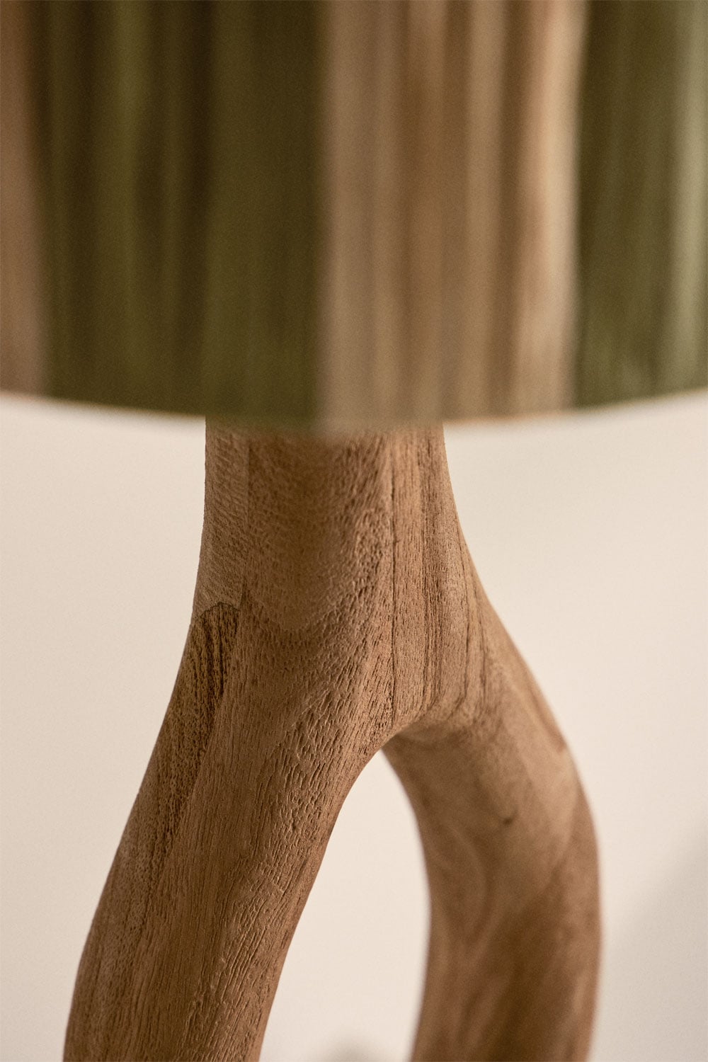 Lampe de table en bois de manguier Gracia, image de la galerie 2