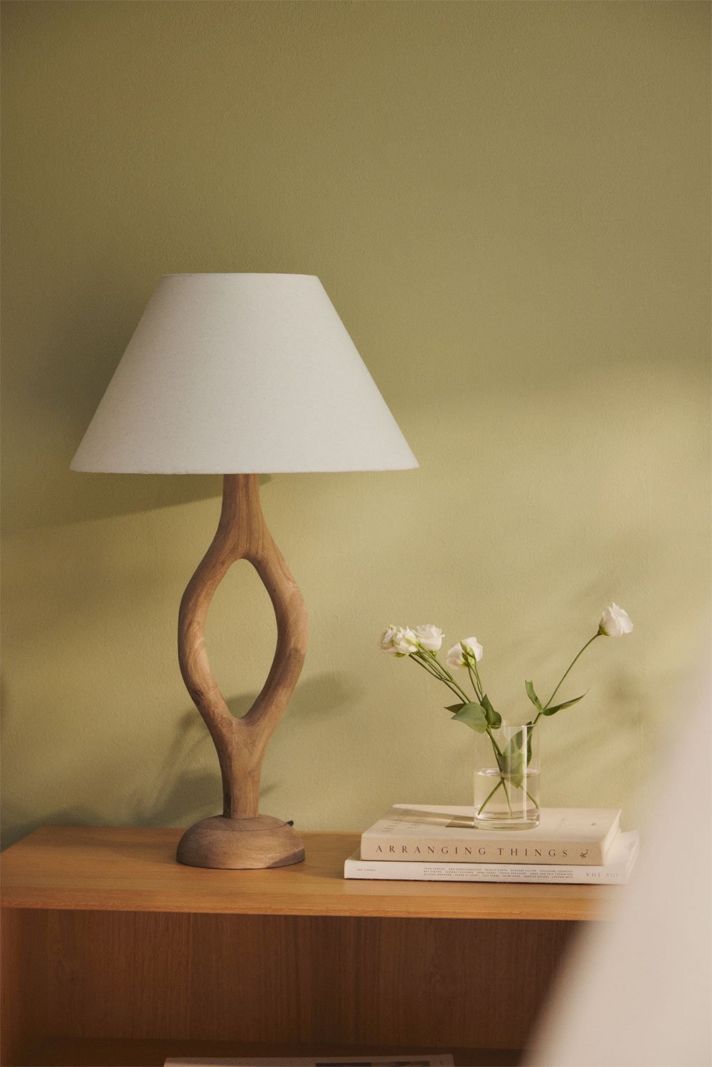 Lampe de table en bois de manguier Gracia, image de la galerie 1