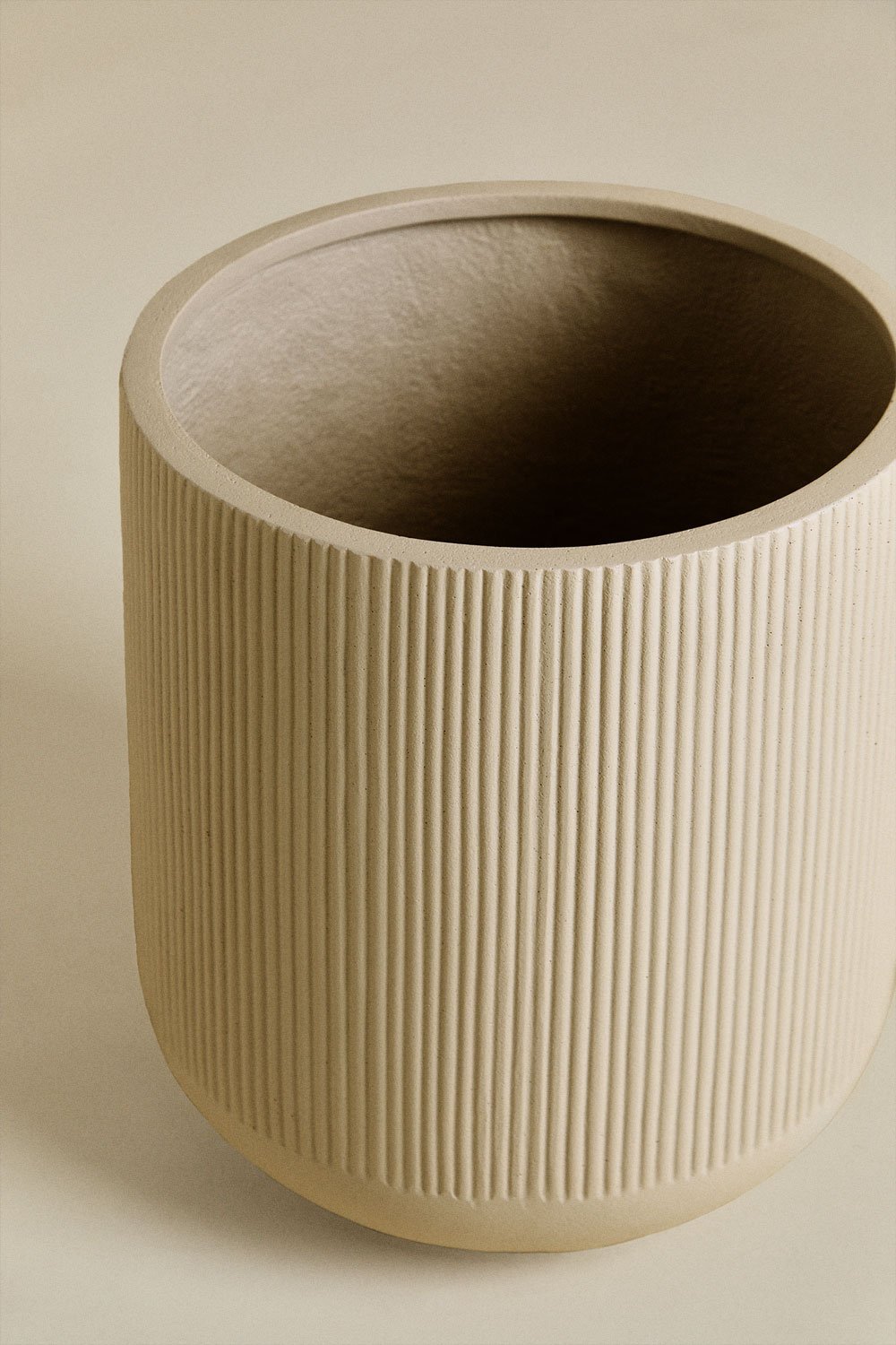 Jardinière d'extérieur Raiden en polystone, image de la galerie 5