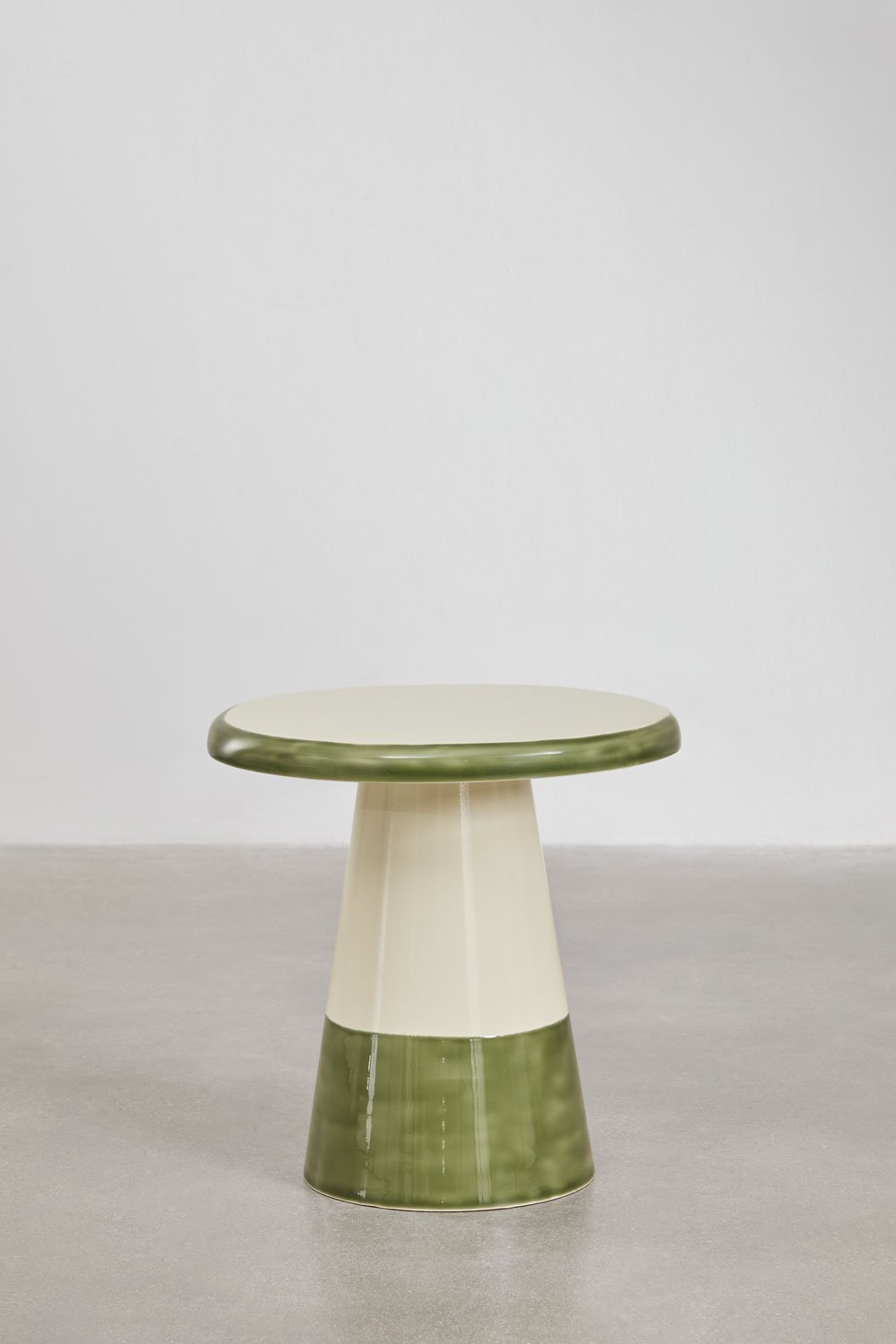 Table d'appoint ronde en fer Marcela, image de la galerie 3