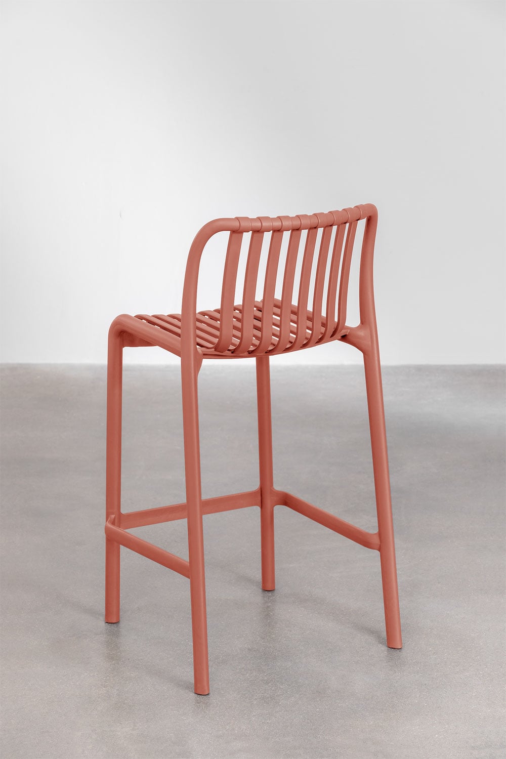 Lot de 4 tabourets hauts empilables 65 cm en polypropylène terracotta Wendell, image de la galerie 3