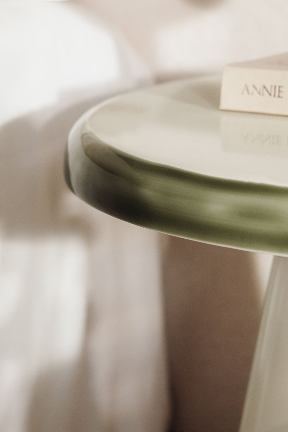 Table de chevet ronde en fer Marcela, image de la galerie 2