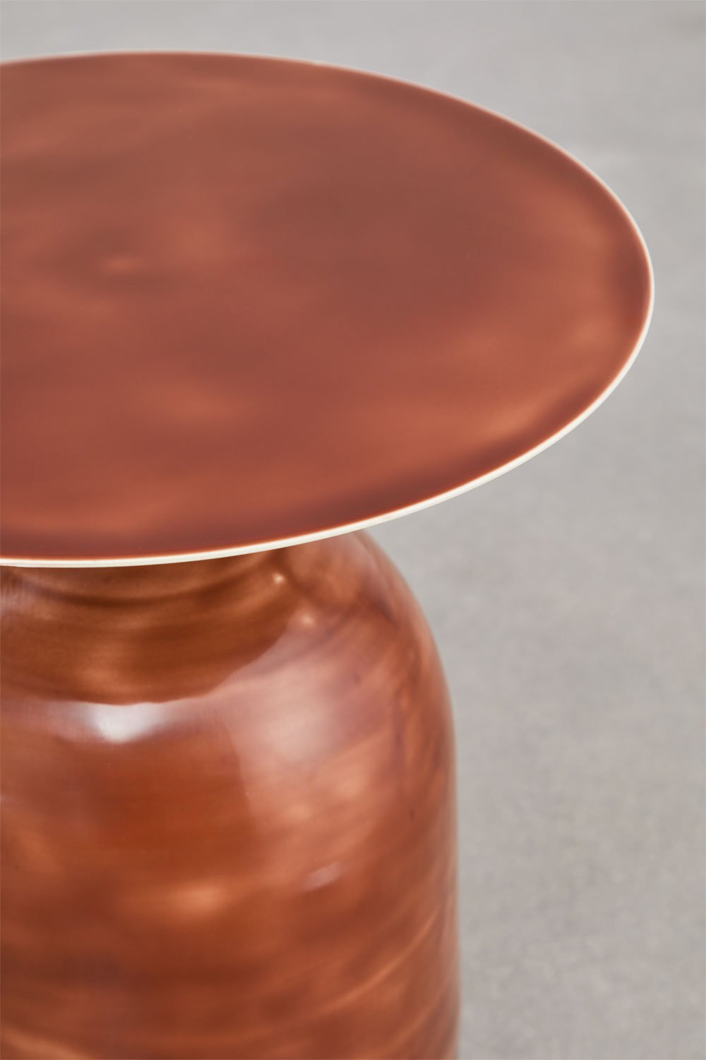 Table de chevet ronde en fer Truax, image de la galerie 4