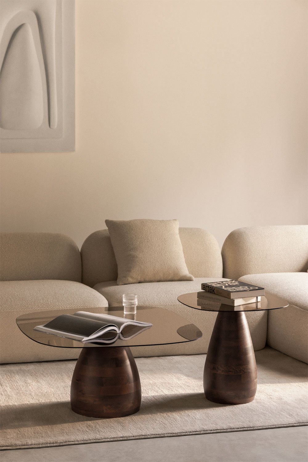 Ensemble de 2 tables basses carrées en bois de manguier et verre Mariana, image de la galerie 1