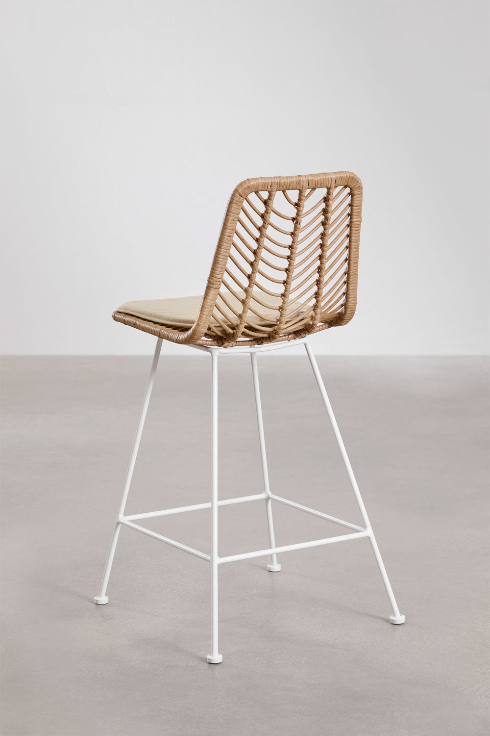 Lot de 4 tabourets hauts en rotin synthétique Gouda Natural, image de la galerie 3