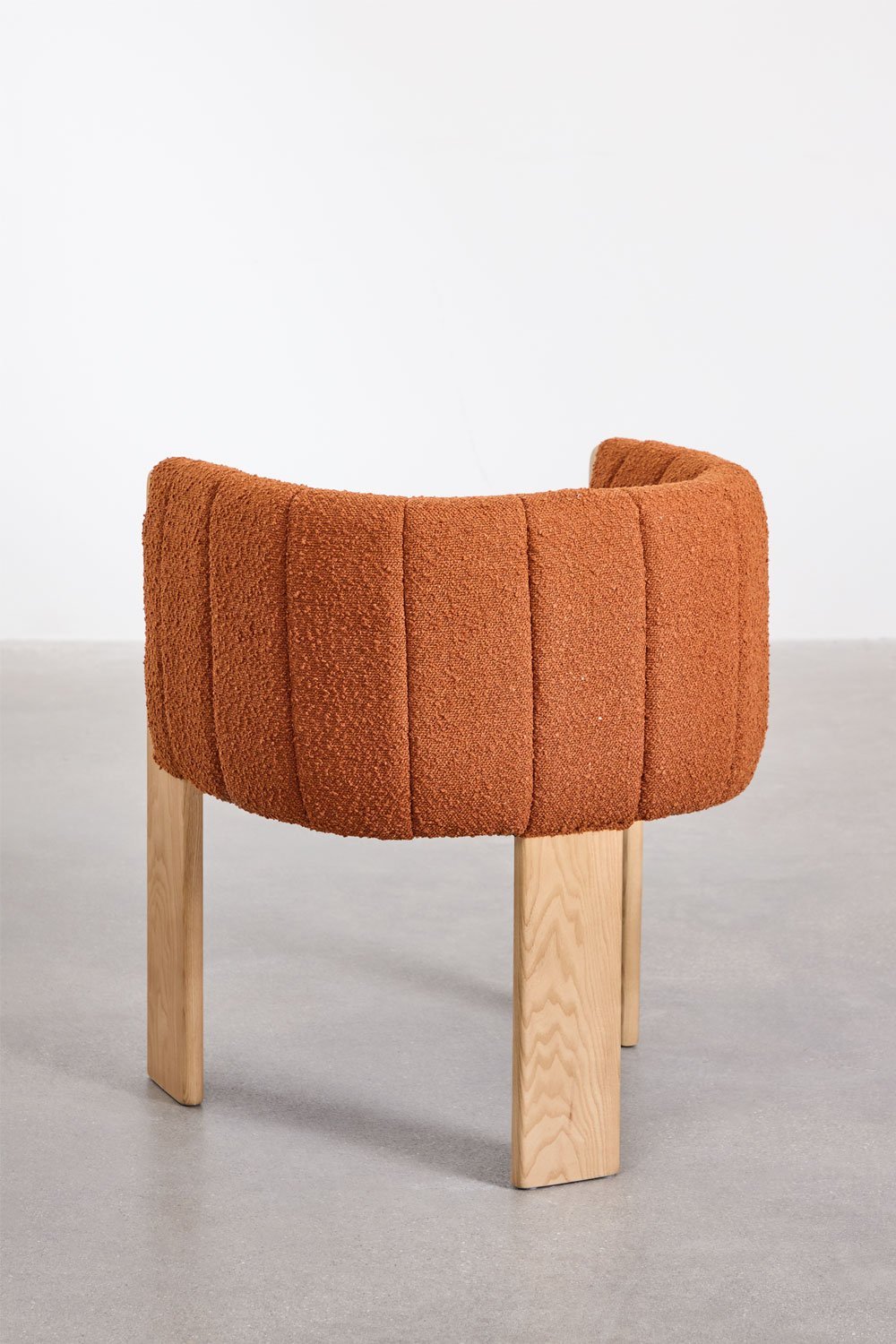 Fauteuil en bois de frêne et tissu bouclé Leo, image de la galerie 6