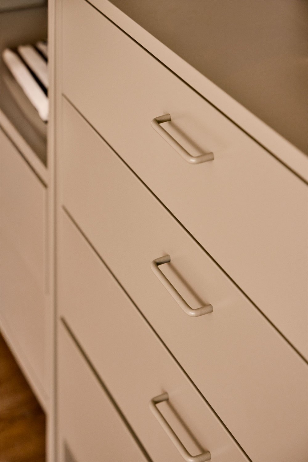 Commode en acier Janine, image de la galerie 2