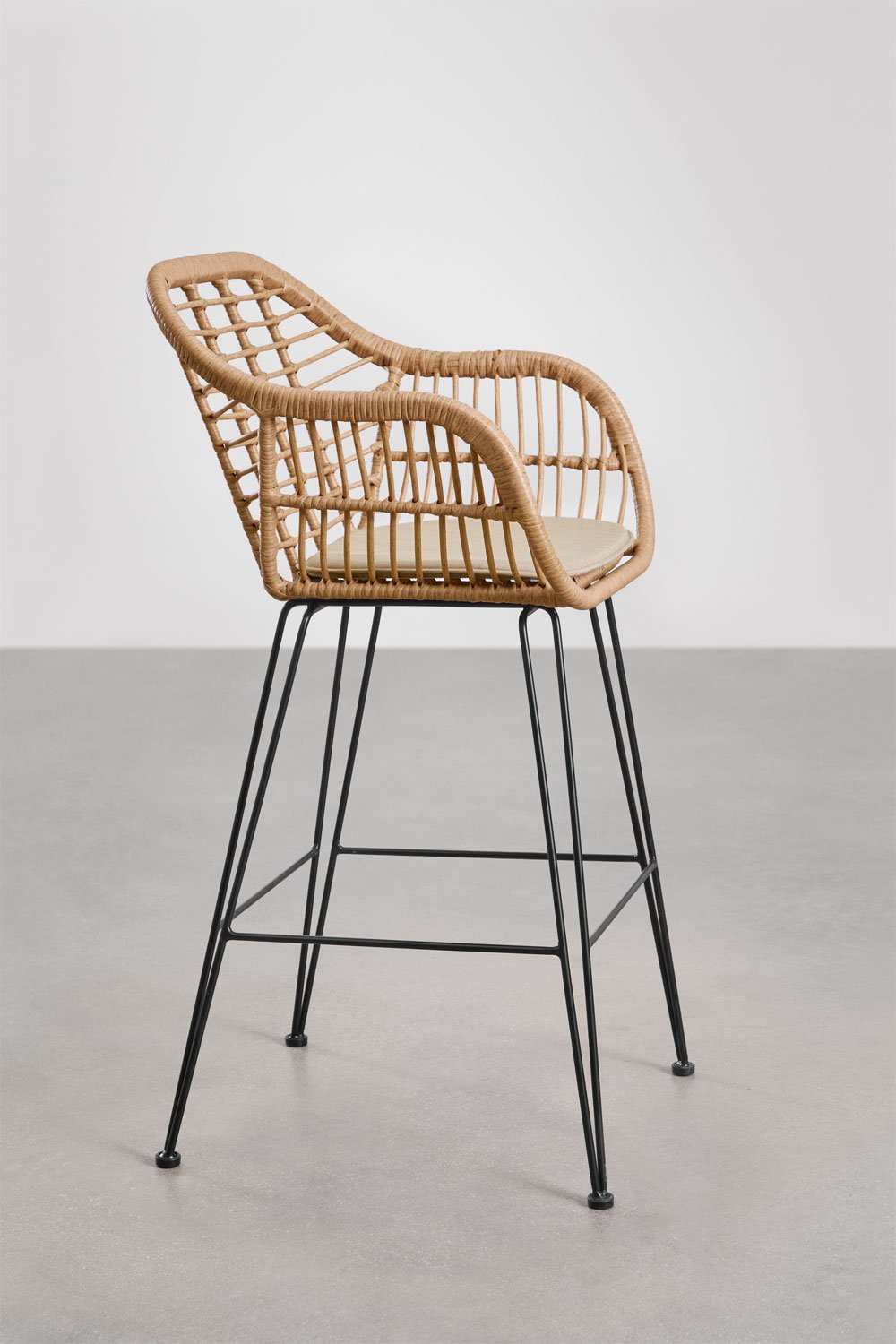 Lot de 2 tabourets hauts en osier synthétique Zole, image de la galerie 2