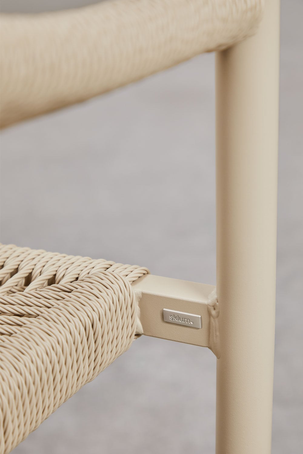 Pack de 4 chaises de jardin empilables avec accoudoirs en aluminium et rotin synthétique Amatria, image de la galerie 6