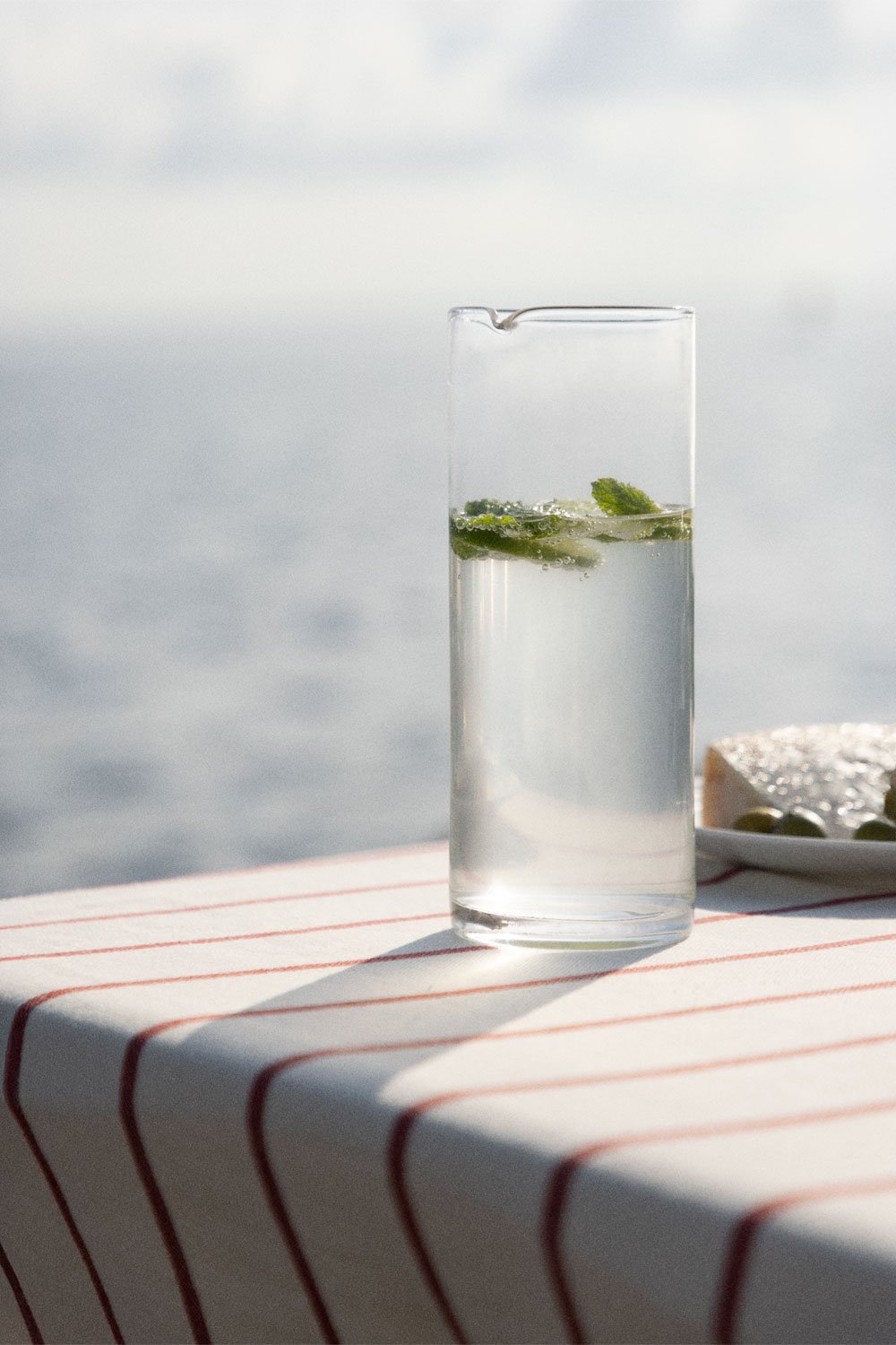 Pichet en verre 1 L Lioare, image de la galerie 1