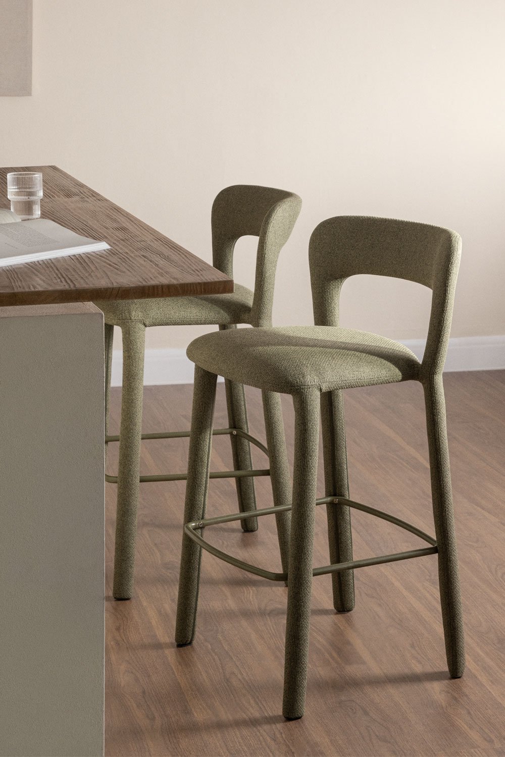 Pack de 4 tabourets hauts avec dossier rembourré Brusel, image de la galerie 1