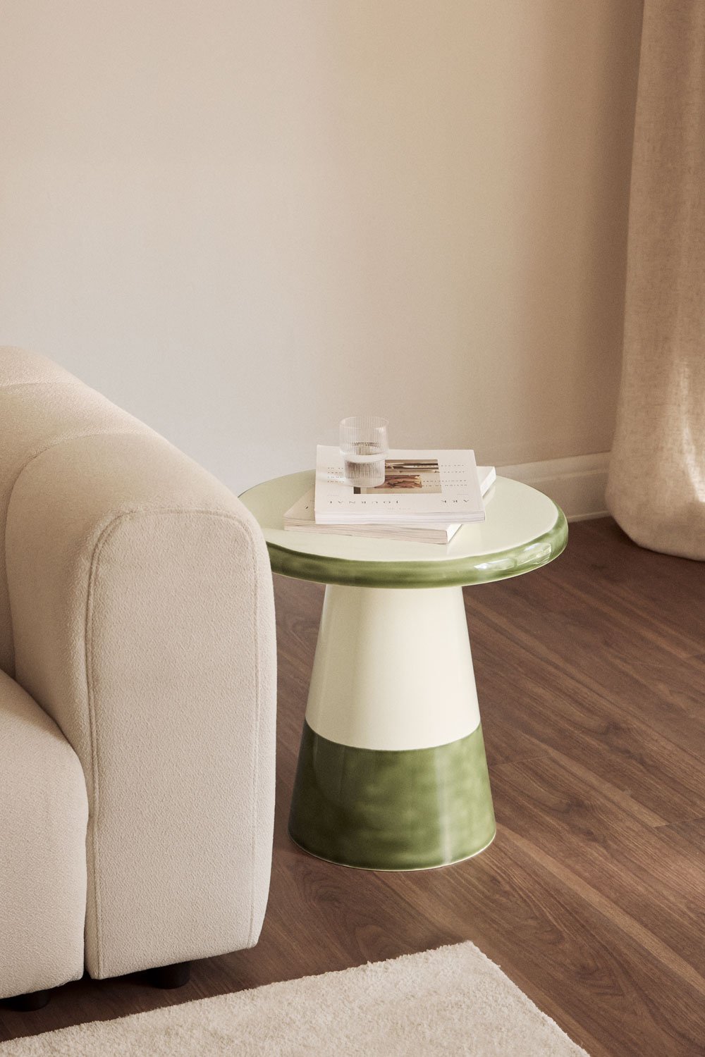 Table d'appoint ronde en fer Marcela, image de la galerie 1