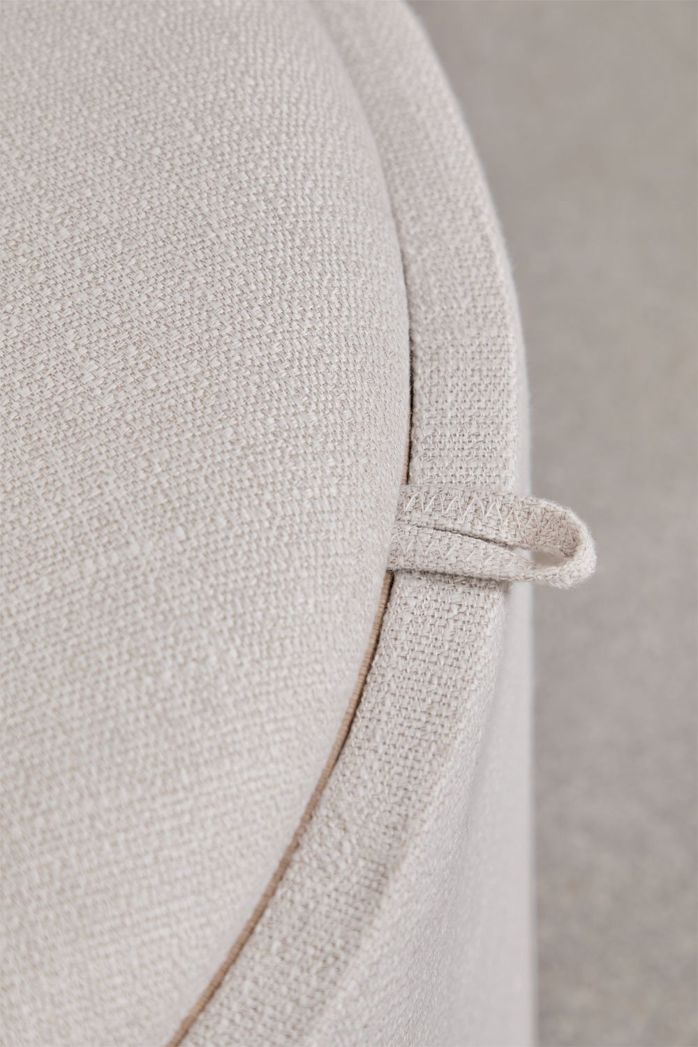 Table basse ronde rembourrée Berkeleni avec plateau et rangement, image de la galerie 5