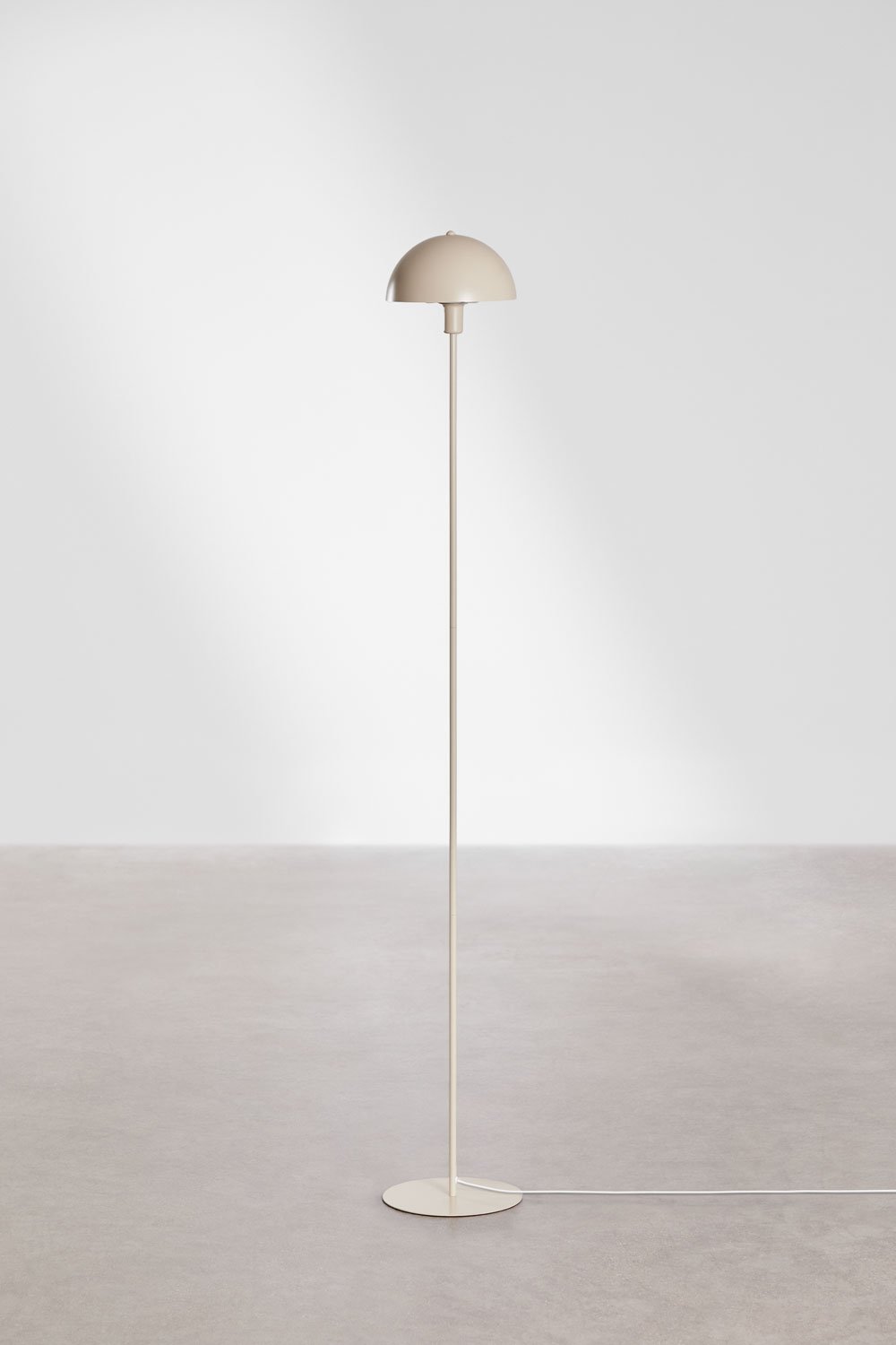 Lampadaire en fer Alnair, image de la galerie 3