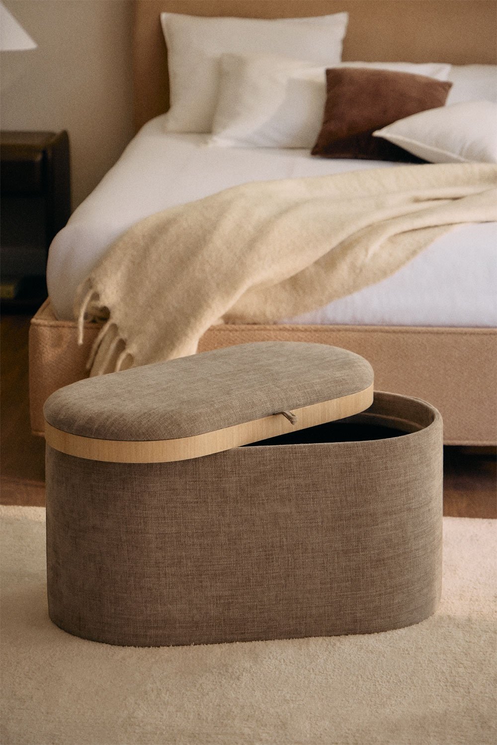 Pouf ovale rembourré Berkeleni avec plateau et rangement, image de la galerie 1