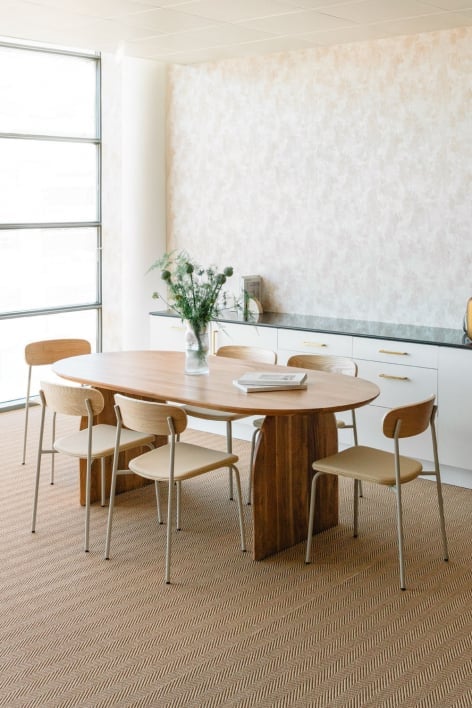 Table à manger ovale en bois d'acacia (200x100 cm) Bedum - Marron cendré 