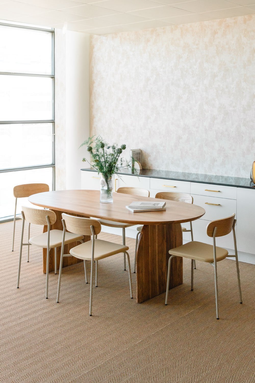 Table à manger ovale en bois d'acacia (200x100 cm) Bedum, image de la galerie 1