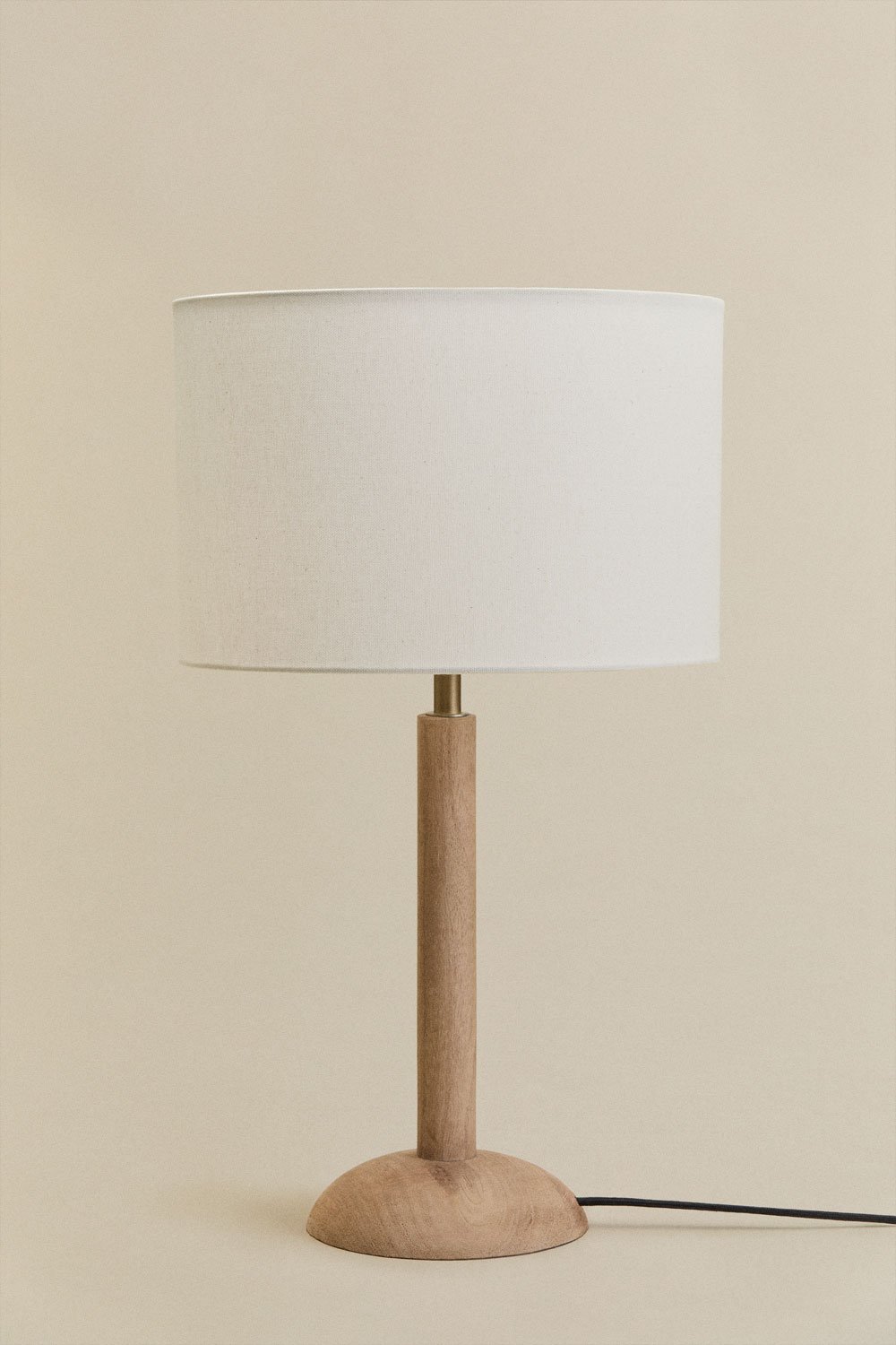 Lampe de table en bois de manguier Harry, image de la galerie 1