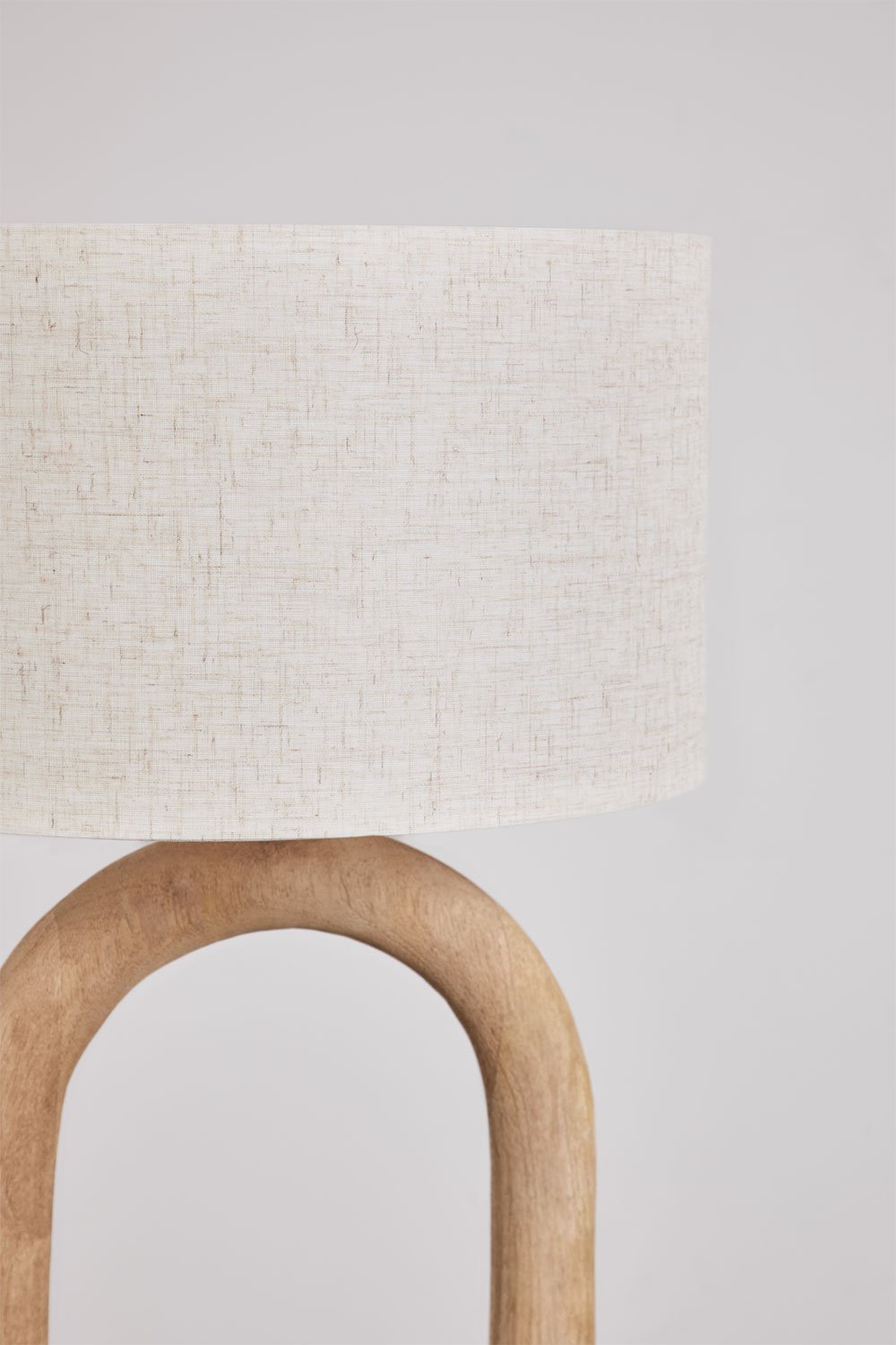 Lampadaire en bois de manguier Tiberia, image de la galerie 5