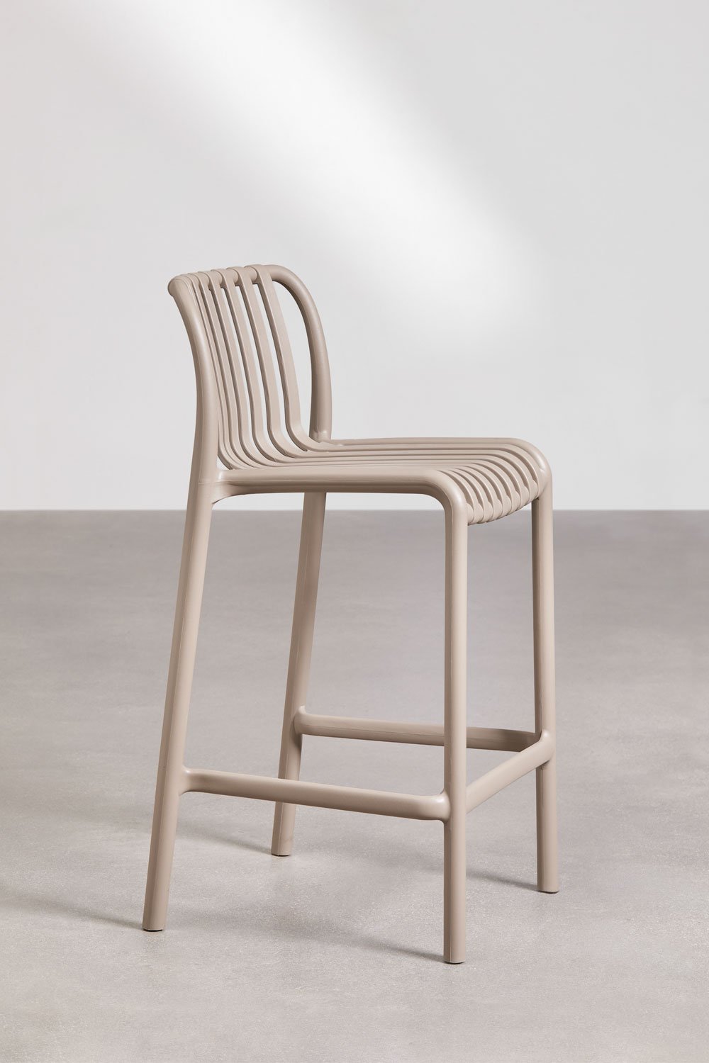 Lot de 4 tabourets de jardin empilables Wendell en polypropylène, image de la galerie 4